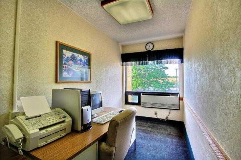Days Inn & Suites By Wyndham Madison Heights Mi Facilidades foto